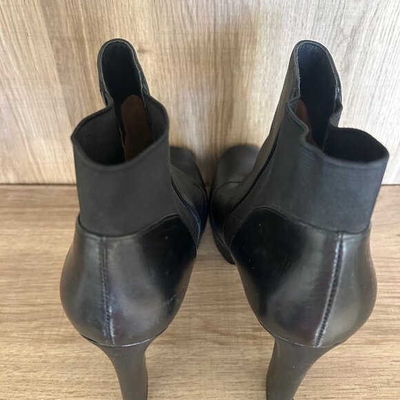 Via Spiga Tocarra Leather Ankle Boots Women’s SZ 10 Black Classic Heel Pull-On main image 3